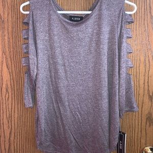 Quarter Sleeve A. Byer top